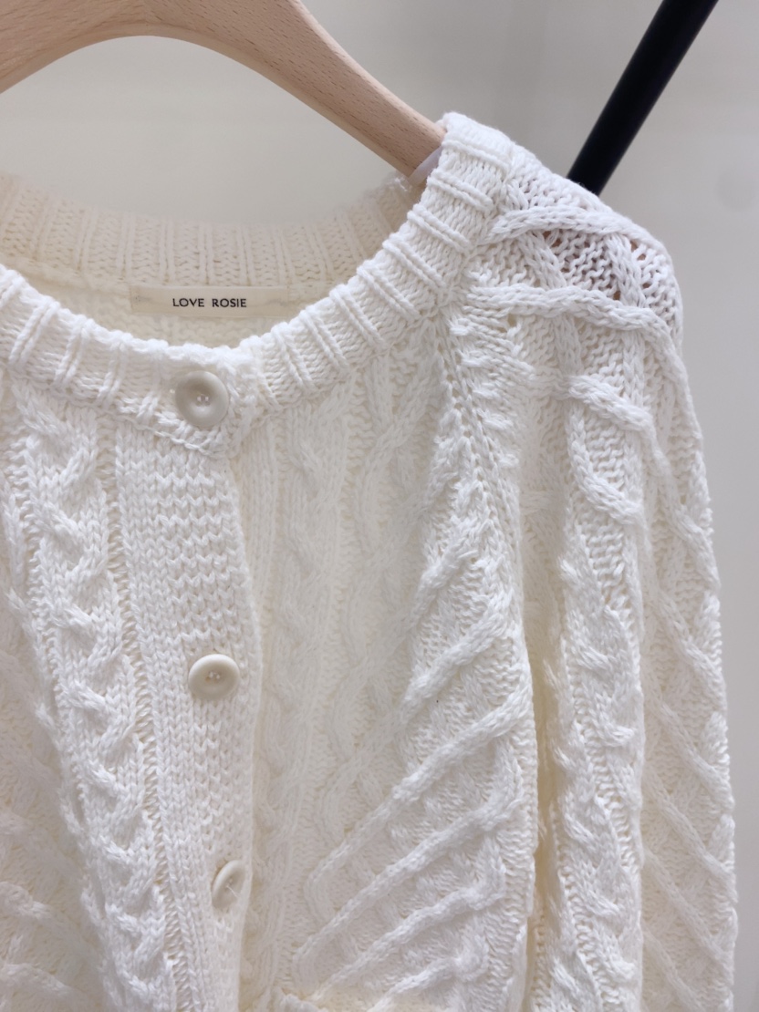 LOVE ROSIE韓國直郵女裝新款熱賣推薦時尚人氣針織衫開衫LOVE ROSIE針織衫