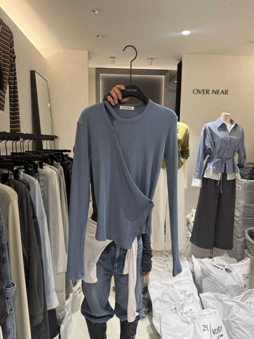 OVER NEAR韓國直郵實拍女裝新款26春夏人氣推薦職業長袖T恤OVER NEAR長袖T恤圖色1
