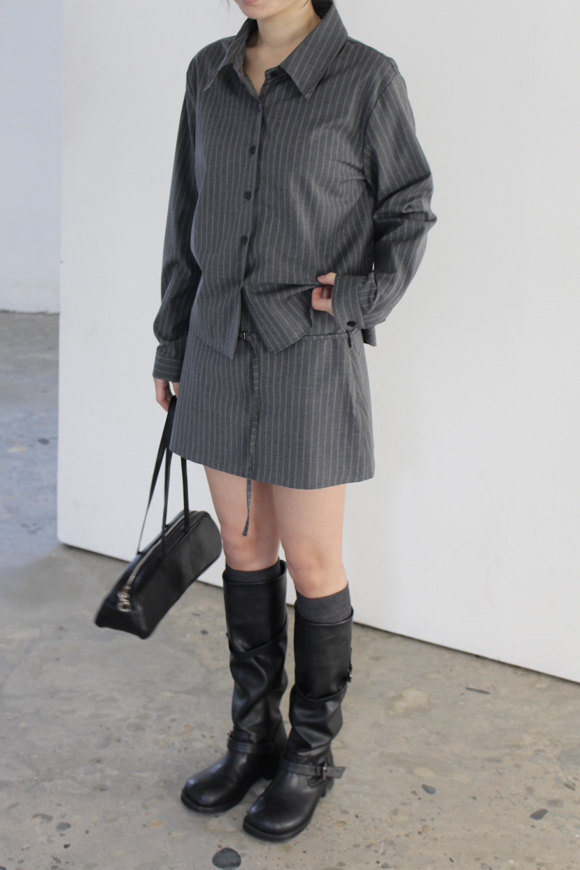 OVER NEAR韓國東大門代購女裝新品推薦26春夏裙褲含腰帶海軍OVER NEAR裙褲