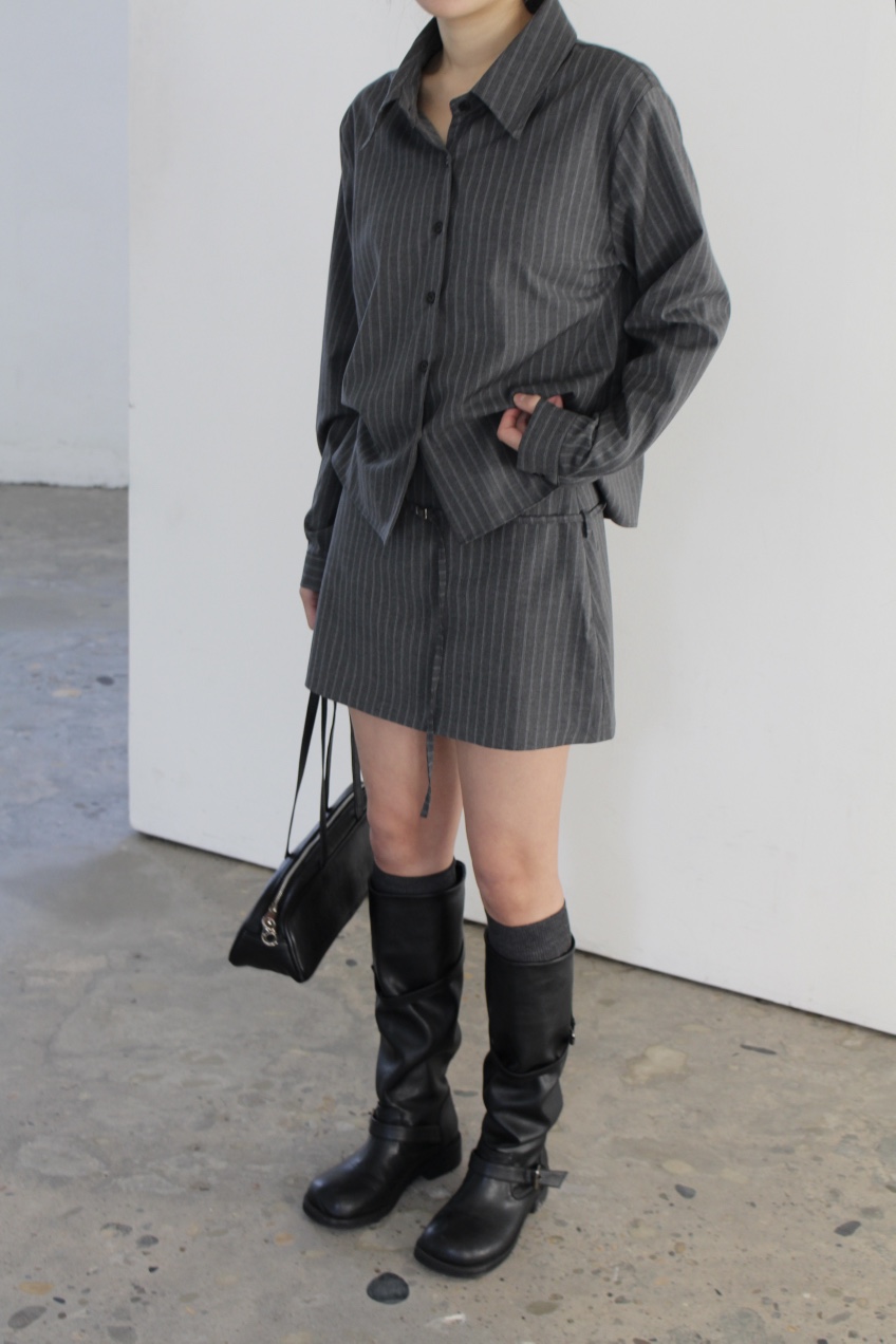 OVER NEAR韓國東大門代購女裝新品推薦26春夏裙褲含腰帶海軍OVER NEAR裙褲