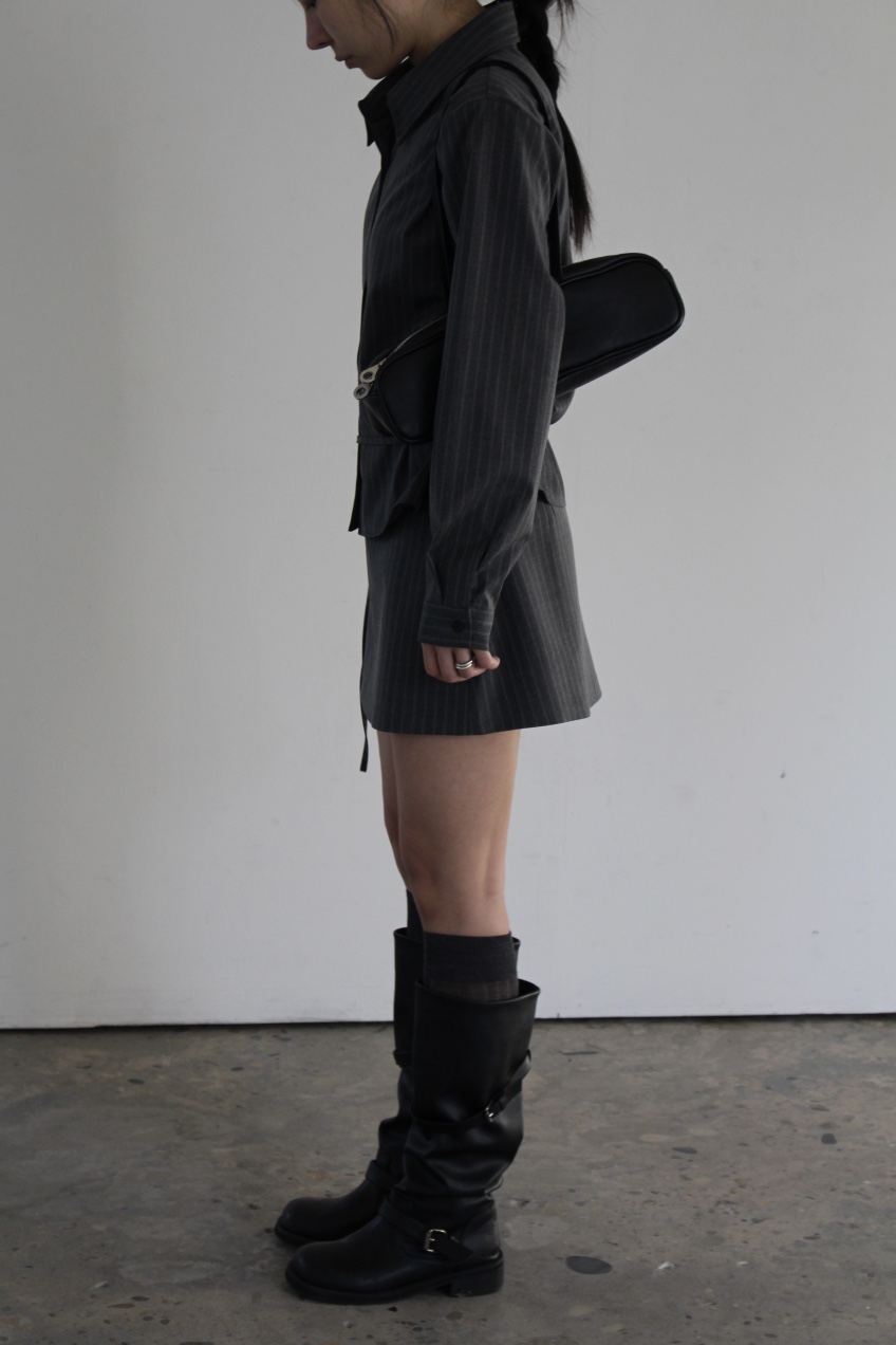 OVER NEAR韓國東大門代購女裝新品推薦26春夏裙褲含腰帶海軍OVER NEAR裙褲