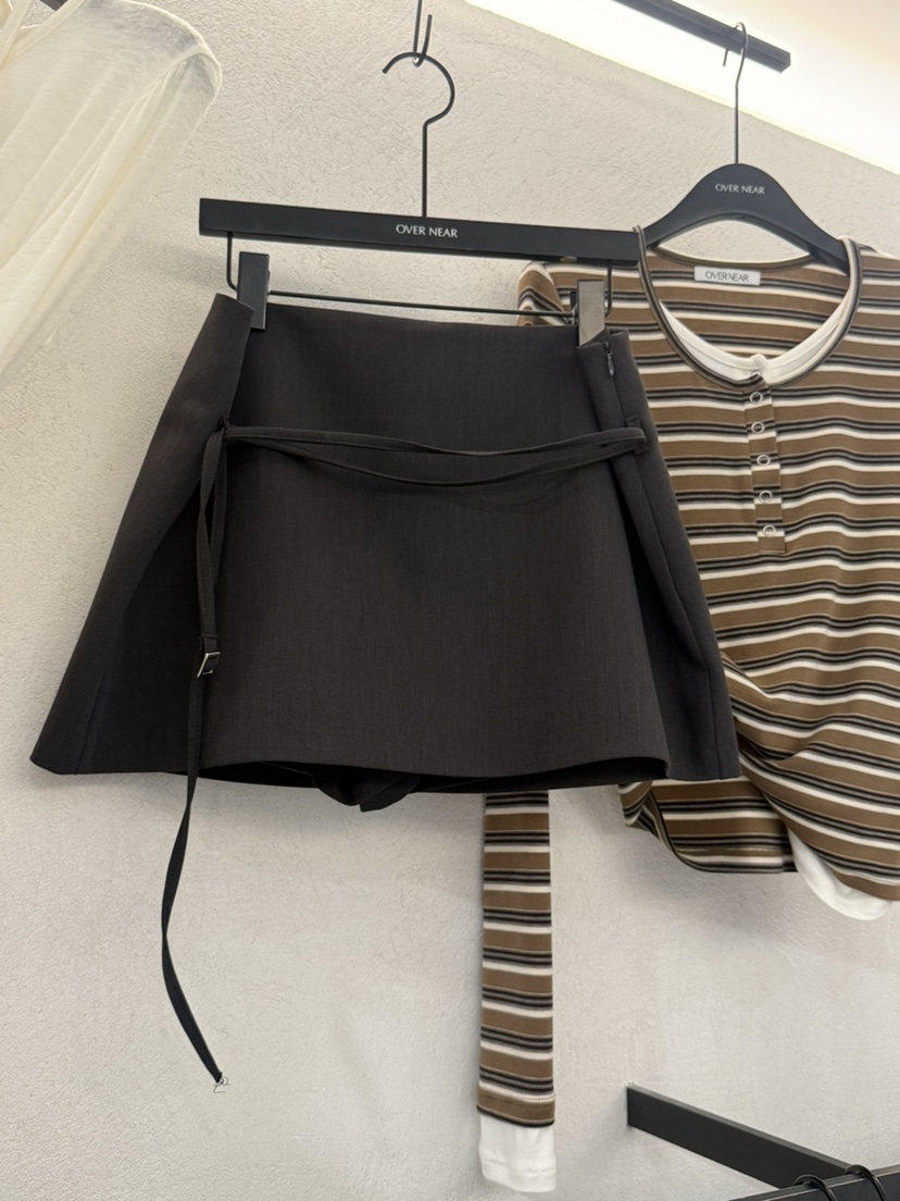 OVER NEAR韓國東大門代購女裝新品推薦26春夏裙褲含腰帶海軍OVER NEAR裙褲圖色2