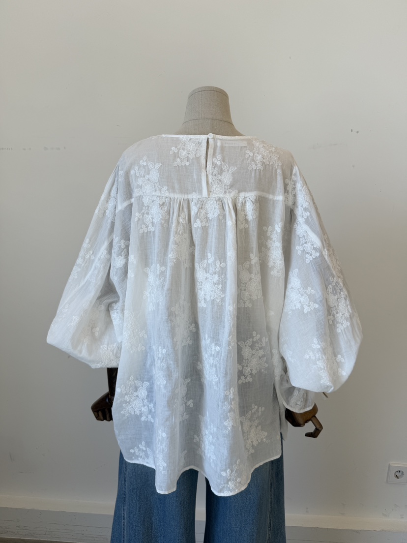 LAUNDRY韓國東大門直郵女士新品熱賣襯衫蕾絲衫泡泡袖刺繡亞麻LAUNDRY襯衫/蕾絲衫