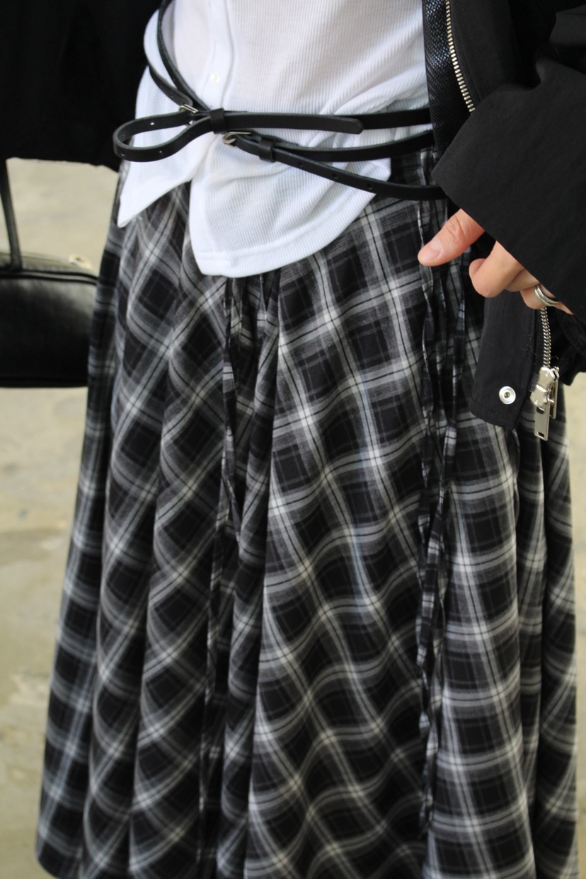 OVER NEAR韓國東大門直郵女士新款時尚半身裙中短裙荷葉邊格紋OVER NEAR半身裙/中短裙