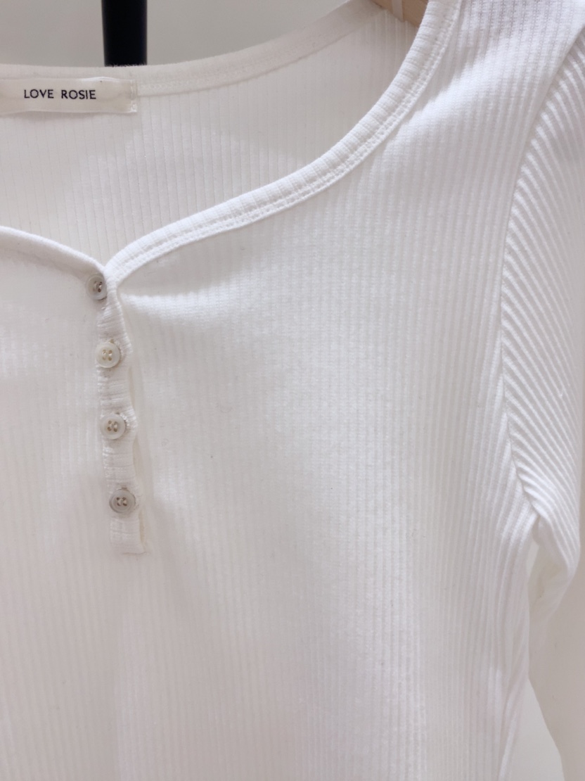 LOVE ROSIE韓國直郵女裝新品職業26春夏時尚長袖T恤紐扣LOVE ROSIE長袖T恤