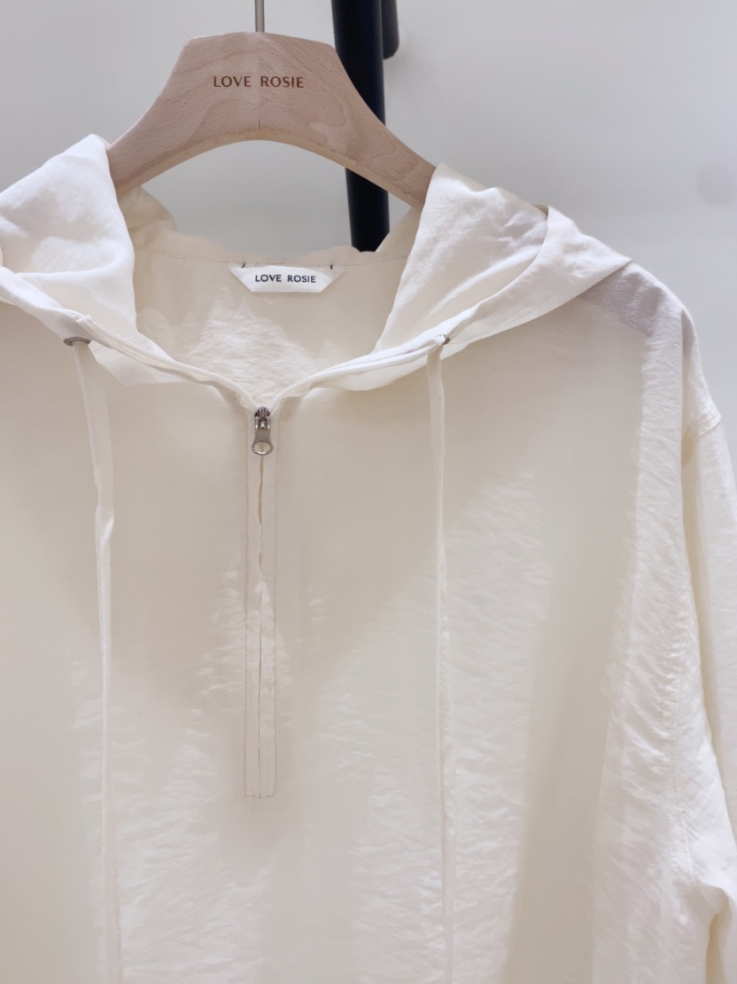 LOVE ROSIE韓國代購女裝新品熱賣人氣襯衫蕾絲衫連帽鏤空LOVE ROSIE襯衫/蕾絲衫