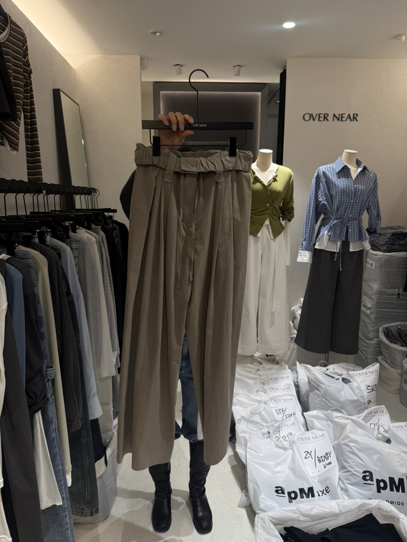 OVER NEAR東大門代購女士新品推薦職業休閑褲荷葉邊紐扣OVER NEAR休閑褲圖色1