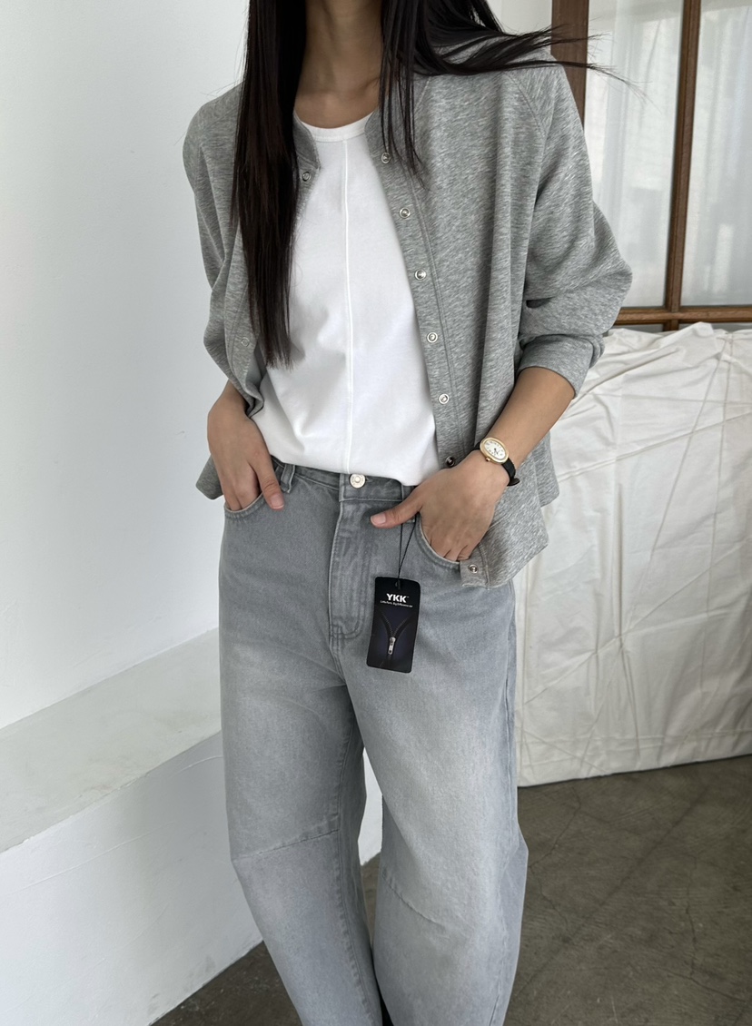 LE VASE東大門直郵女裝新款26春夏推薦休閑時尚人氣長袖T恤LE VASE長袖T恤圖色2