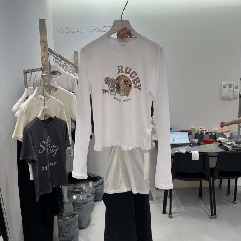 VISUAL SPACE/PAGE92/FLEISCHER韓國直郵女士新品真品長袖T恤VISUAL SPACE/PAGE92/FLEISCHER長袖T恤圖色1