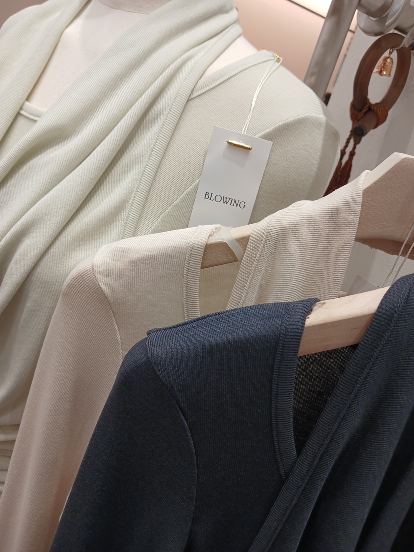 X韓國直郵女士新款推薦人氣休閑熱賣職業長袖T恤假兩件褶皺BLOWING長袖T恤