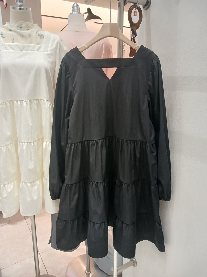 X韓國直郵女士新品時尚真品人氣熱賣26春夏職業推薦連衣裙BLOWING連衣裙