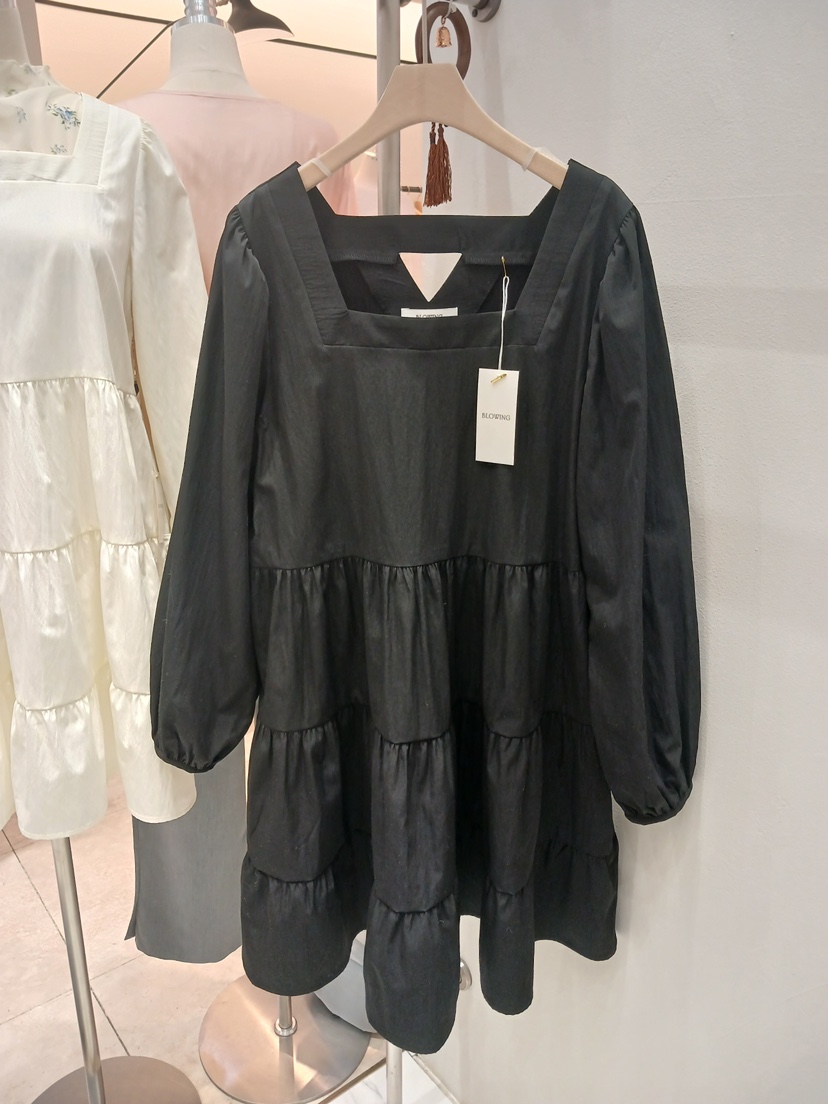 X韓國直郵女士新品時尚真品人氣熱賣26春夏職業推薦連衣裙BLOWING連衣裙圖色2