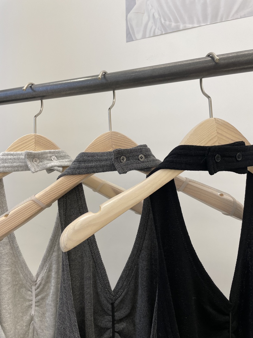 MOMENT韓國直郵實拍女裝新款時尚休閑推薦吊帶背心不含內搭MOMENT/RECOVER吊帶/背心