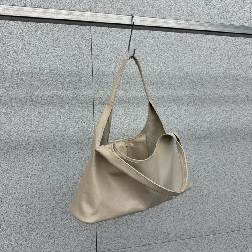 AT THE BAGEL韓國直郵實拍女士新款推薦熱賣手提包褶皺AT THE BAGEL手提包