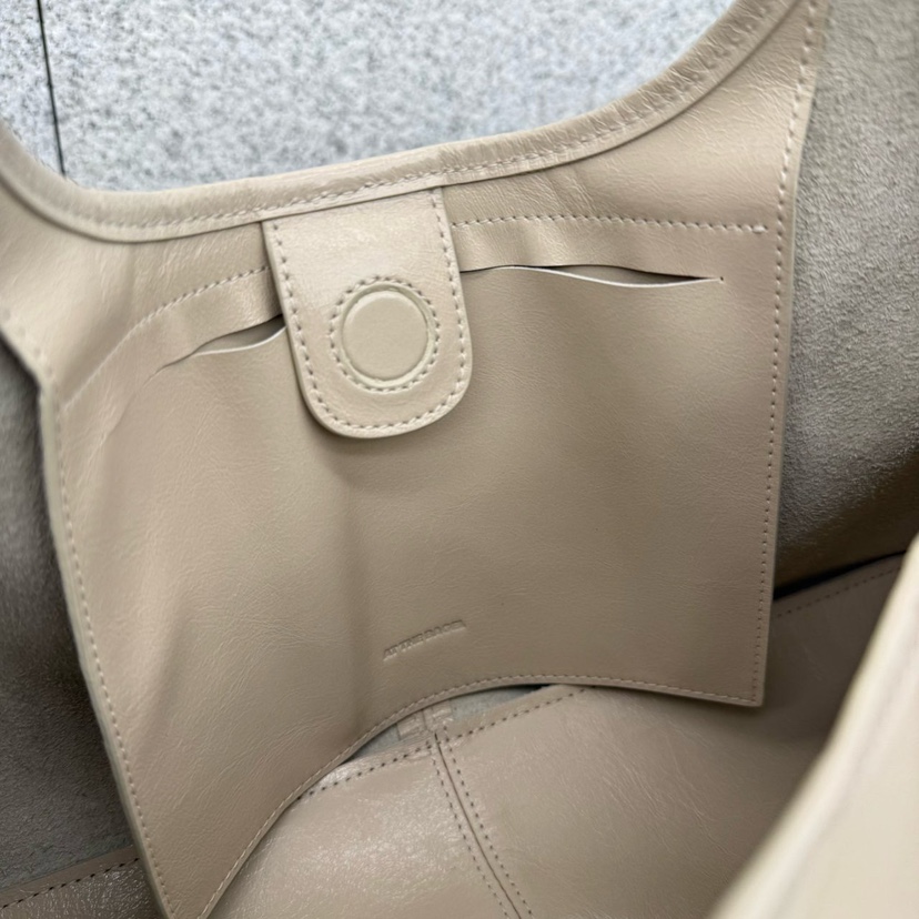 AT THE BAGEL韓國直郵實拍女士新款推薦熱賣手提包褶皺AT THE BAGEL手提包