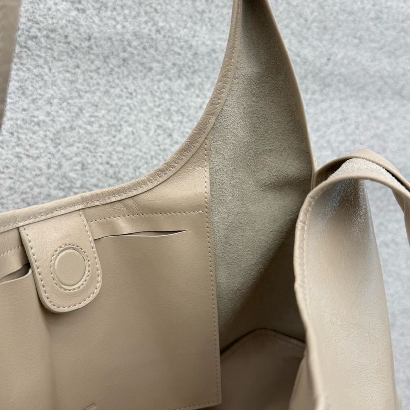 AT THE BAGEL韓國直郵實拍女士新款推薦熱賣手提包褶皺AT THE BAGEL手提包