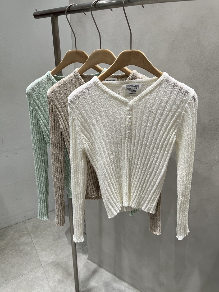 EVERCOMMERCE METICULOUSLY DESIGNED韓國東大門代購女士新品人氣針織衫EVERCOMMERCE METICULOUSLY DESIGNED針織衫