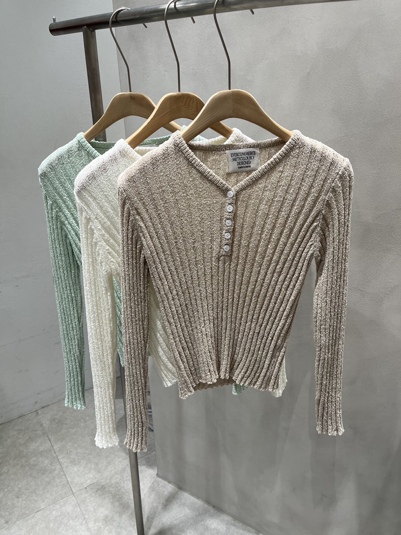 EVERCOMMERCE METICULOUSLY DESIGNED韓國東大門代購女士新品人氣針織衫EVERCOMMERCE METICULOUSLY DESIGNED針織衫