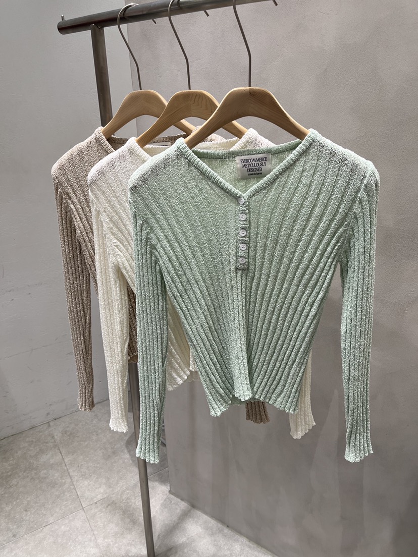 EVERCOMMERCE METICULOUSLY DESIGNED韓國東大門代購女士新品人氣針織衫EVERCOMMERCE METICULOUSLY DESIGNED針織衫