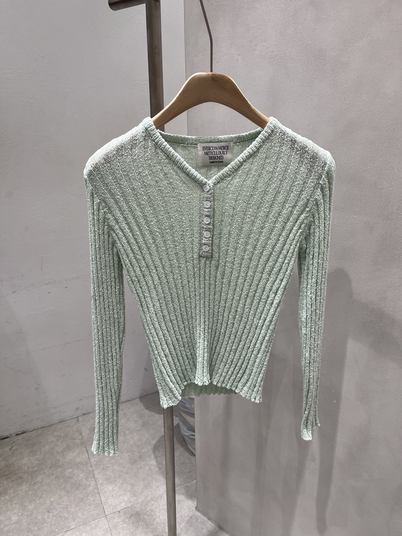 EVERCOMMERCE METICULOUSLY DESIGNED韓國東大門代購女士新品人氣針織衫EVERCOMMERCE METICULOUSLY DESIGNED針織衫圖色1