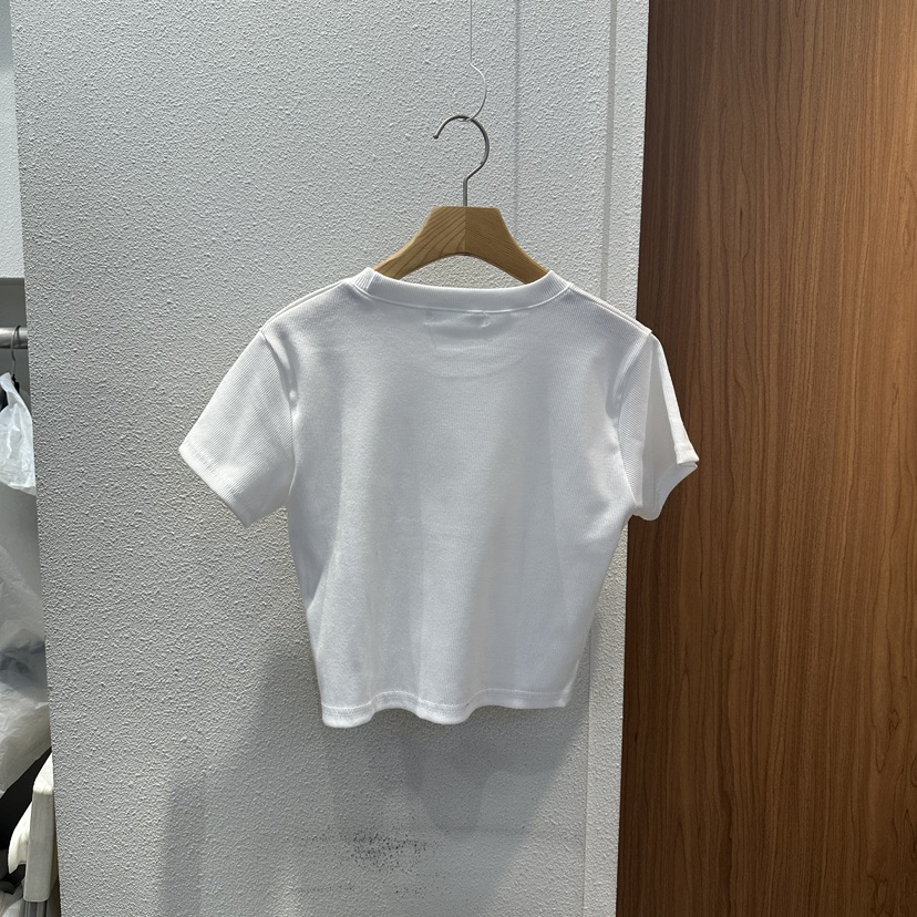 ON THE MODE韓國東大門直郵女裝新品人氣時尚推薦26春夏T恤ON THE MODET恤