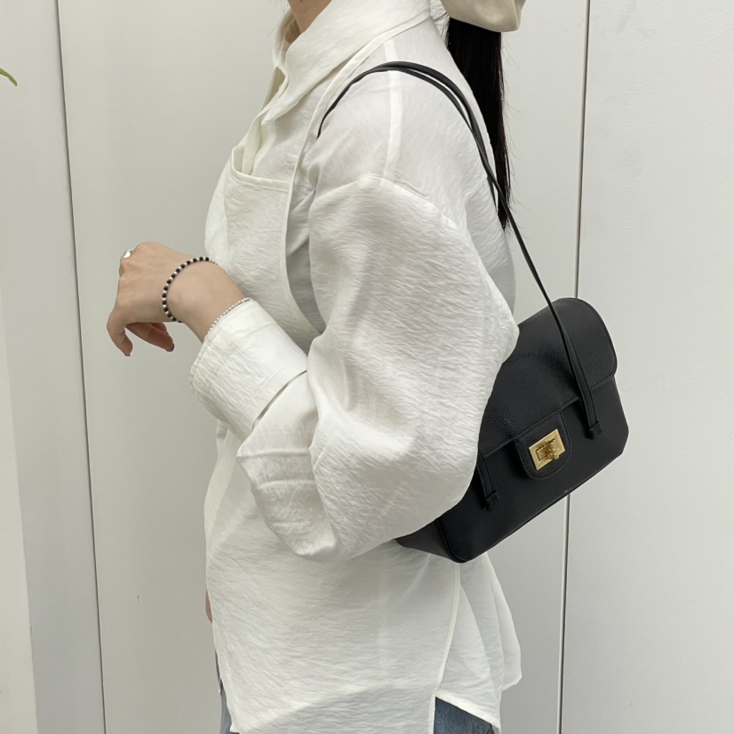 J PLACE韓國東大門直郵女士新品熱賣推薦人氣單肩斜跨包J PLACE單肩/斜跨包