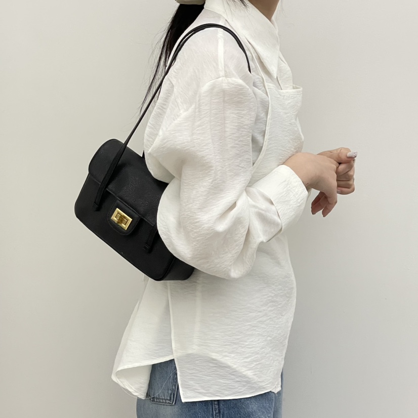 J PLACE韓國東大門直郵女士新品熱賣推薦人氣單肩斜跨包J PLACE單肩/斜跨包