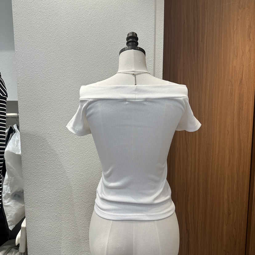 ON THE MODE韓國東大門直郵女裝新款時尚26春夏職業T恤ON THE MODET恤