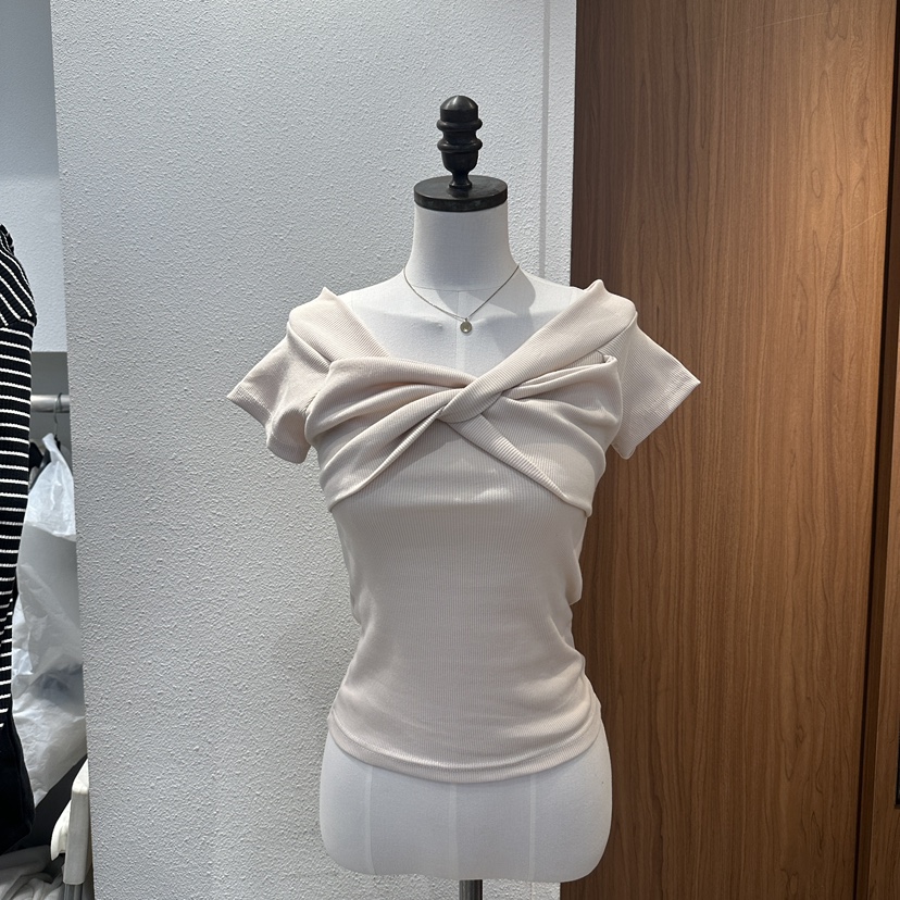 ON THE MODE韓國東大門直郵女裝新款時尚26春夏職業T恤ON THE MODET恤圖色1