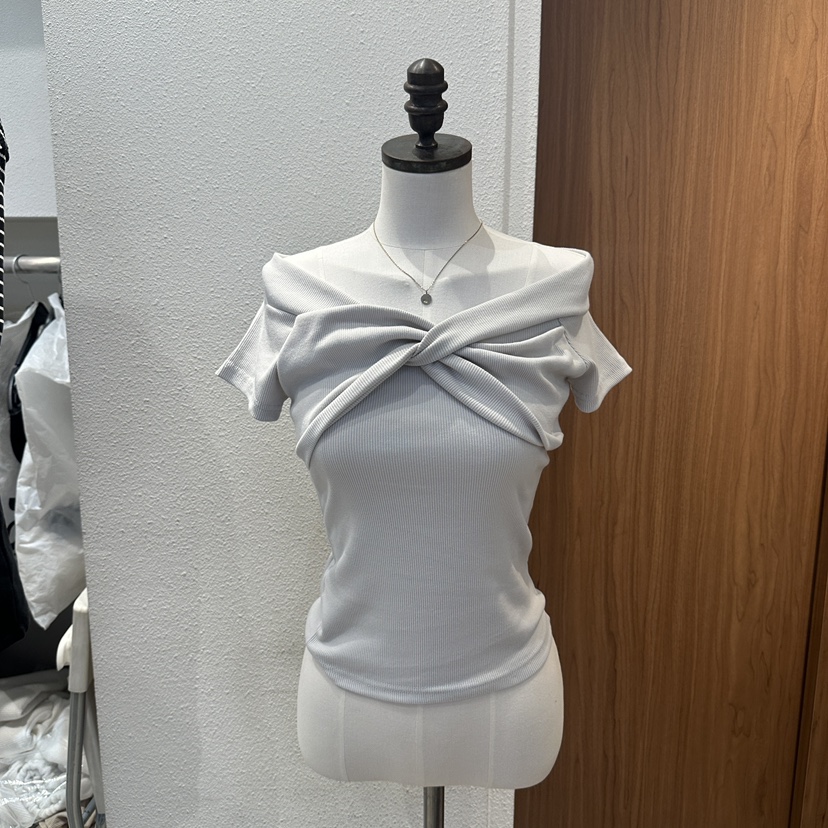 ON THE MODE韓國東大門直郵女裝新款時尚26春夏職業T恤ON THE MODET恤圖色2