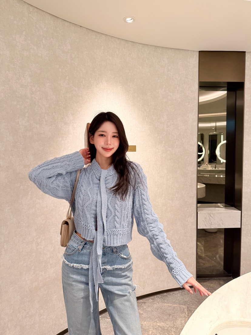 LAVIEU韓國東大門直郵女裝新款熱賣職業針織衫麻花針織短款LAVIEU針織衫
