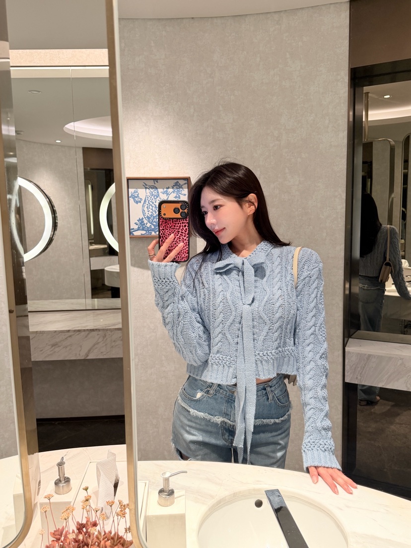 LAVIEU韓國東大門直郵女裝新款熱賣職業針織衫麻花針織短款LAVIEU針織衫