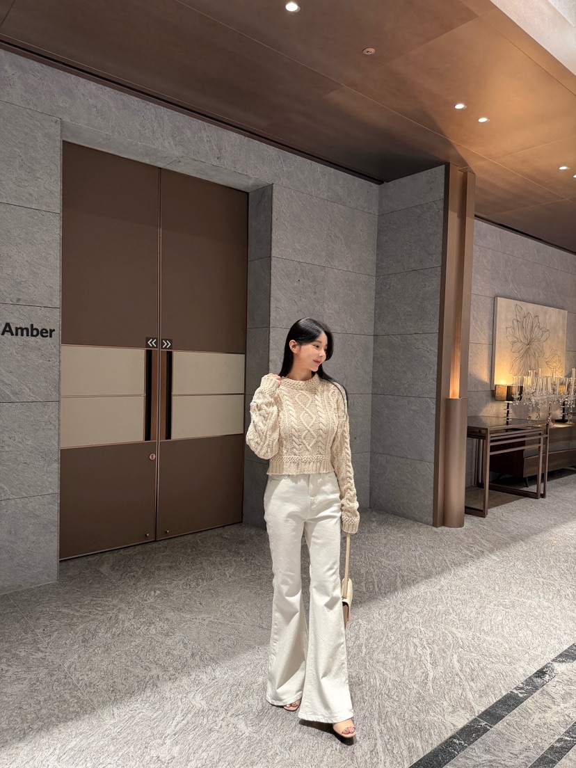 LAVIEU韓國東大門直郵女裝新款熱賣職業針織衫麻花針織短款LAVIEU針織衫