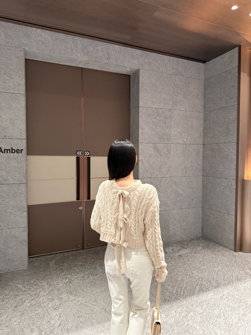 LAVIEU韓國東大門直郵女裝新款熱賣職業針織衫麻花針織短款LAVIEU針織衫