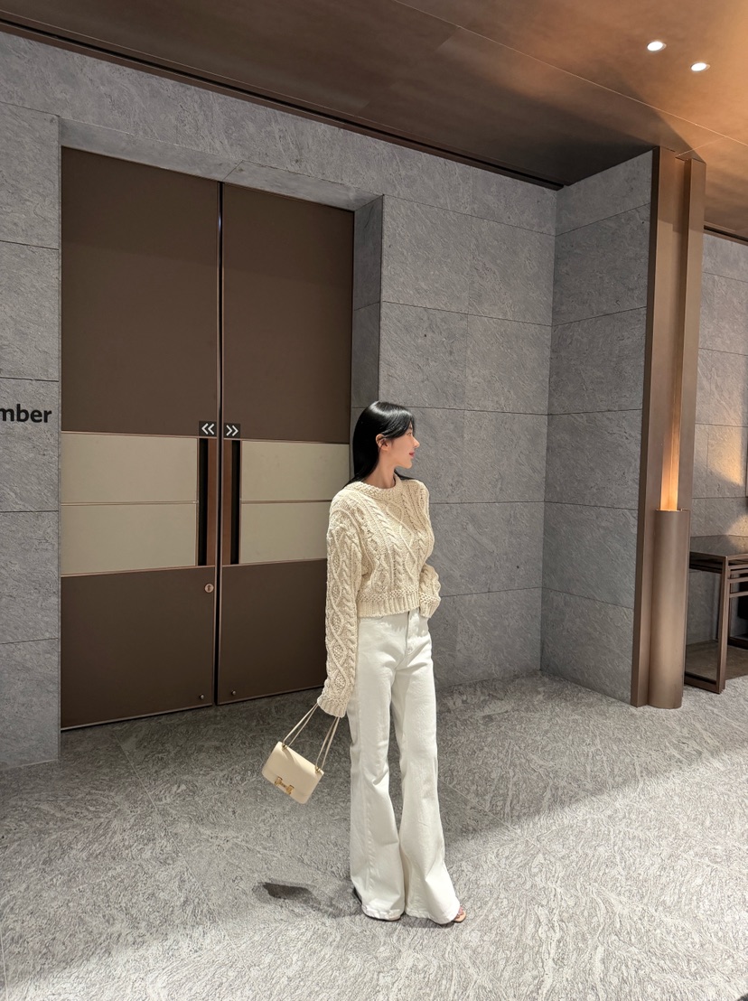 LAVIEU韓國東大門直郵女裝新款熱賣職業針織衫麻花針織短款LAVIEU針織衫