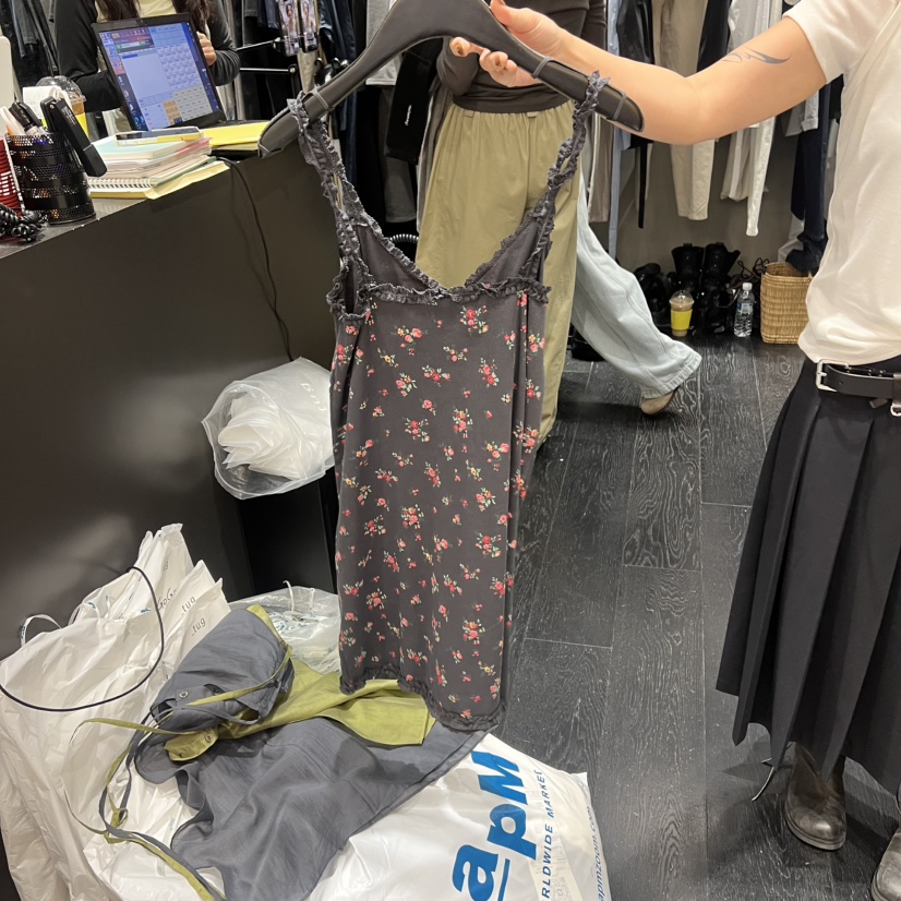 TUG韓國代購女士新款熱賣人氣推薦時尚休閑職業連衣裙花朵TUG連衣裙