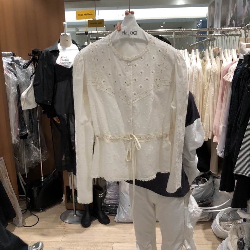 OGI韓國直郵女裝新品人氣26春夏推薦熱賣襯衫蕾絲衫花朵腰帶FLat OGI襯衫/蕾絲衫圖色2