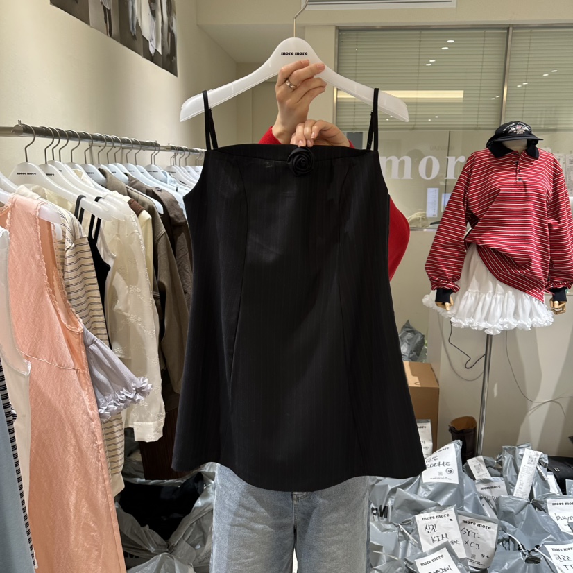 MOREMORE韓國代購女裝新品職業休閑時尚熱賣推薦吊帶背心more more吊帶/背心圖色2黑色