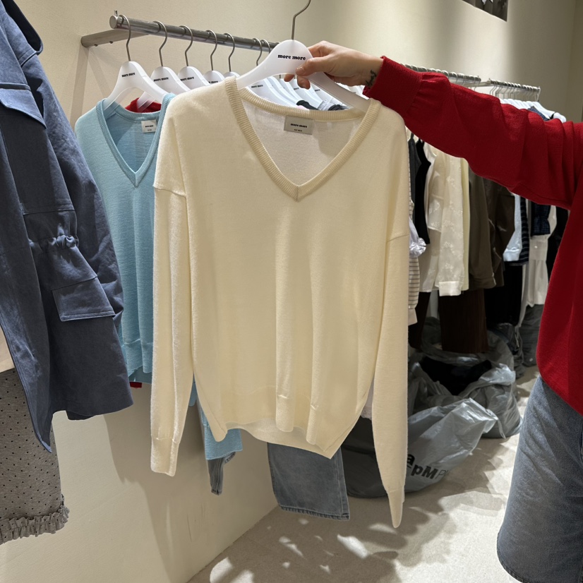MOREMORE韓國東大門直郵女裝新款熱賣休閑推薦26春夏針織衫V領more more針織衫圖色3