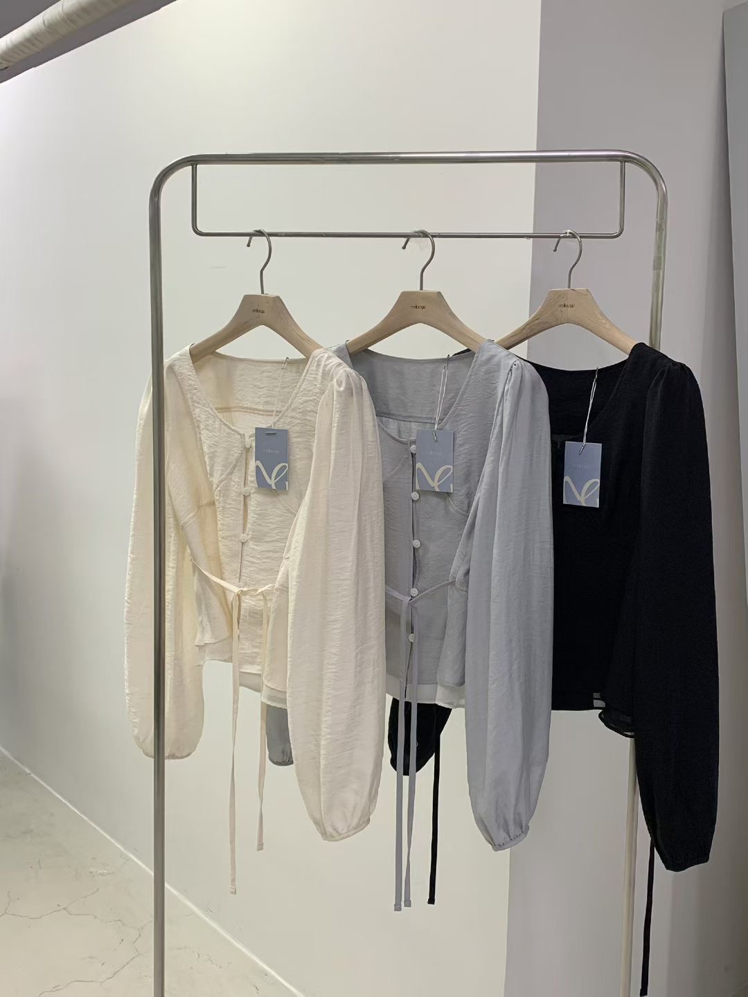 MELLOUNGE-멜라운지-T韓國東大門代購女士新款時尚襯衫蕾絲衫MELLOUNGE-2件起襯衫/蕾絲衫圖色3左三色