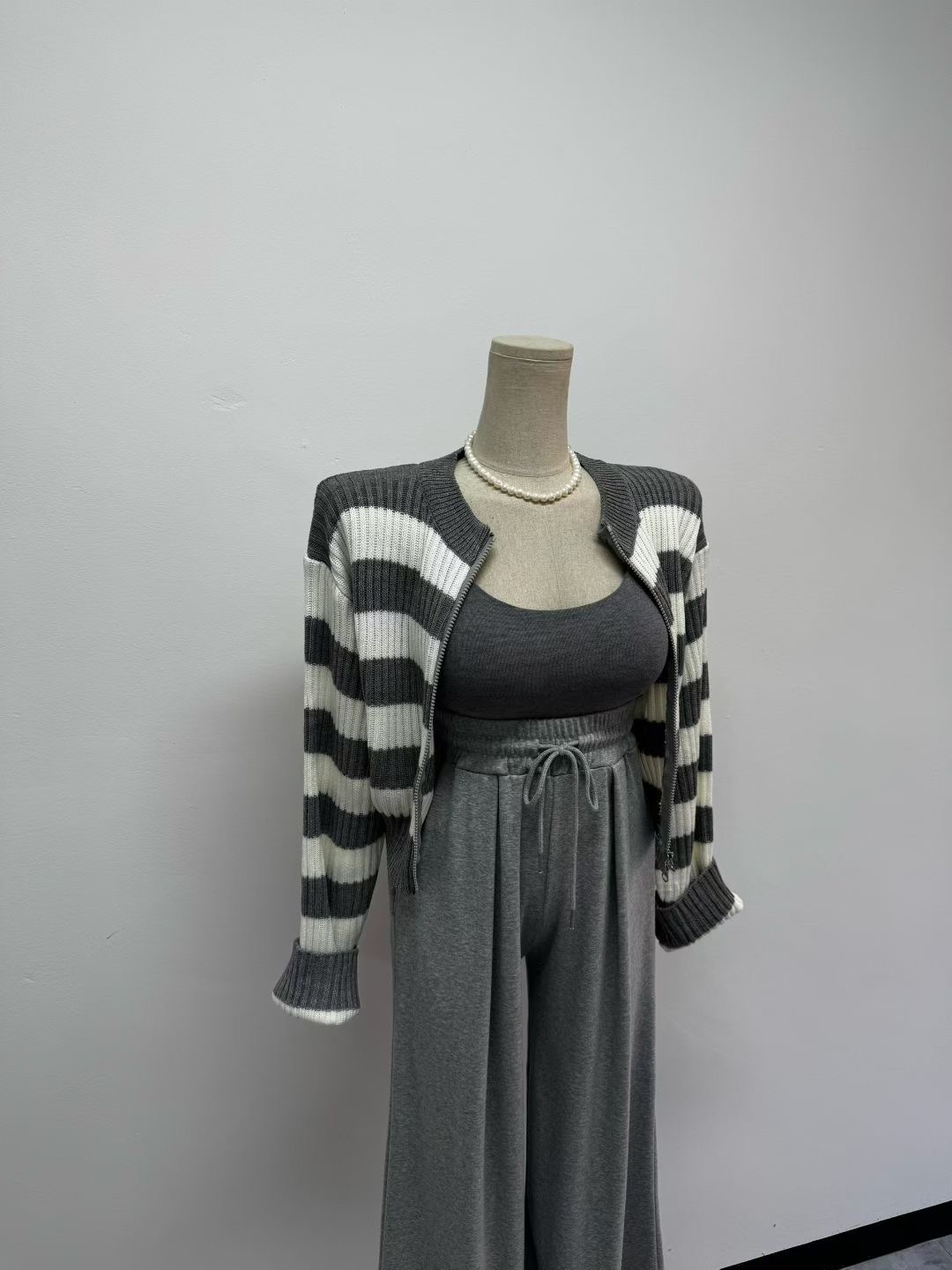 BIENVU韓國直郵實拍女裝新款時尚推薦熱賣休閑人氣針織衫BIENVU針織衫圖色2