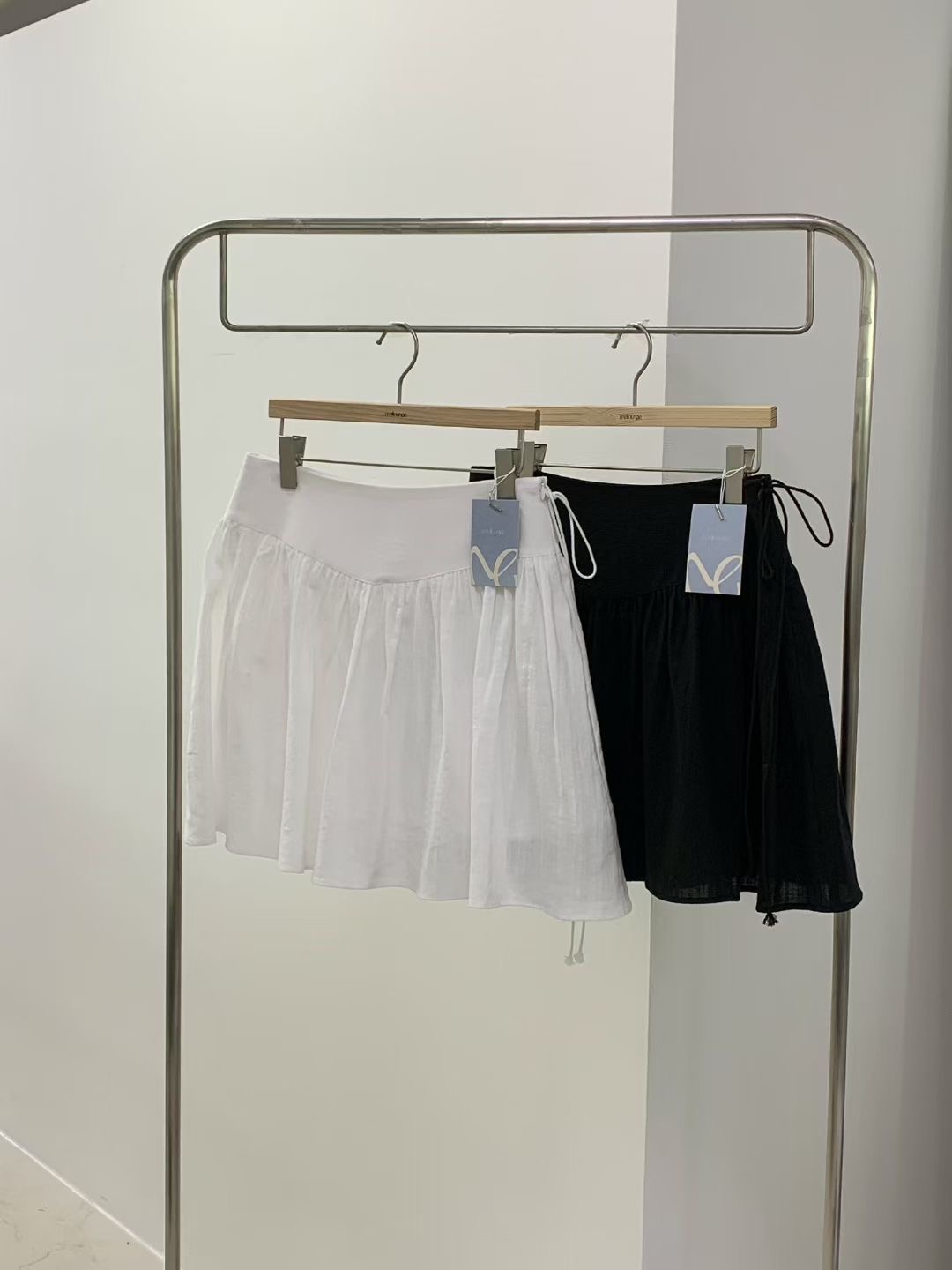 MELLOUNGE-멜라운지-T韓國東大門代購女士新款推薦短裙MELLOUNGE-2件起短裙圖色2左二色