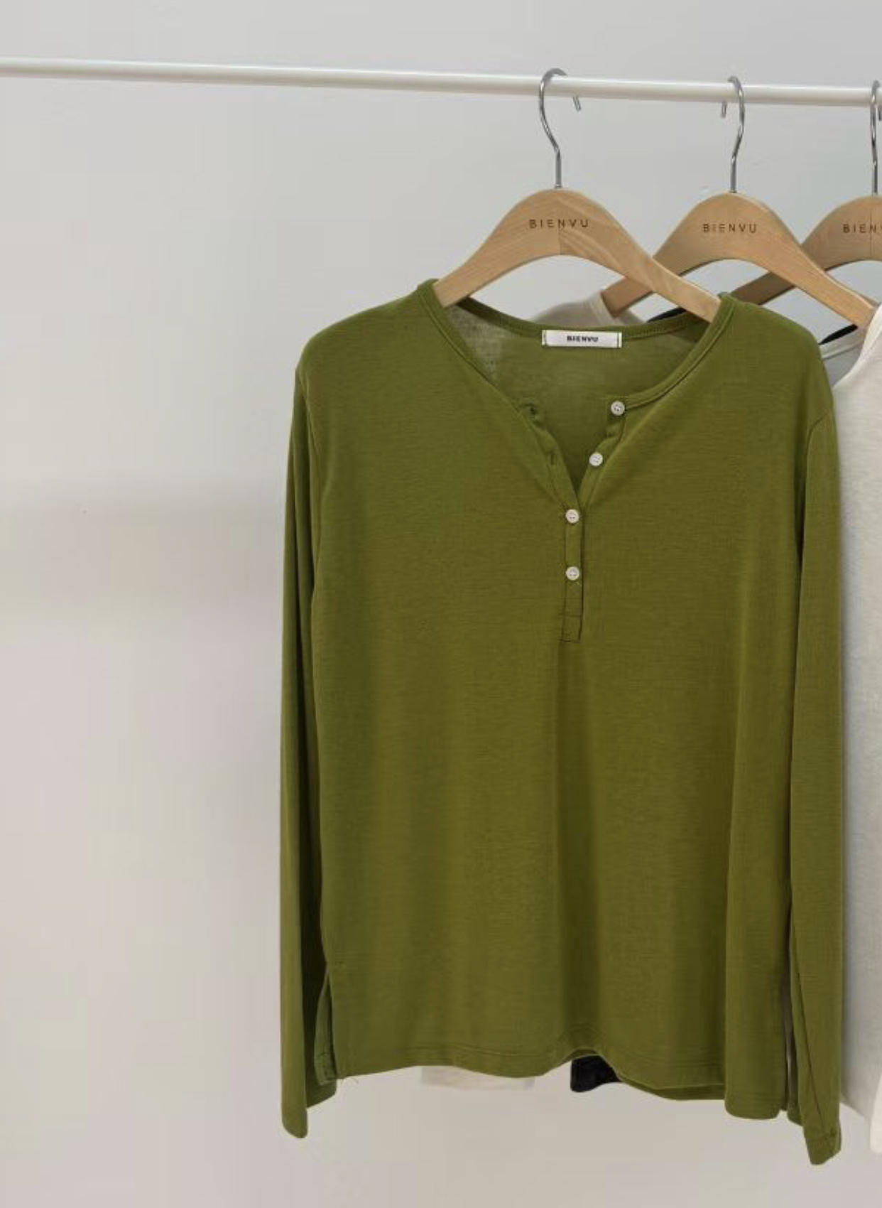 BIENVU韓國直郵女士新款熱賣時尚人氣推薦職業26春夏長袖T恤BIENVU長袖T恤圖色1