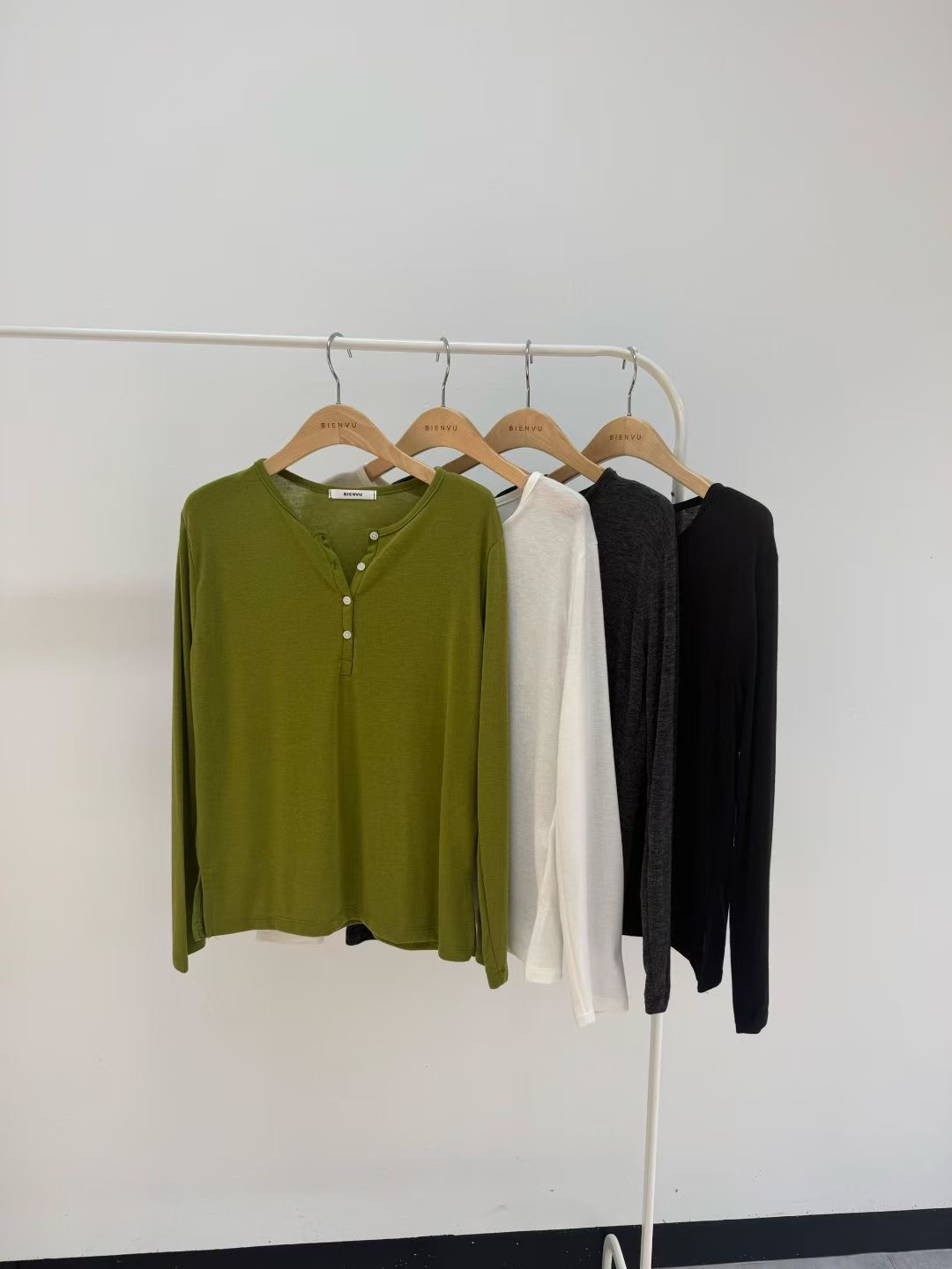 BIENVU韓國直郵女士新款熱賣時尚人氣推薦職業26春夏長袖T恤BIENVU長袖T恤圖色2左二色