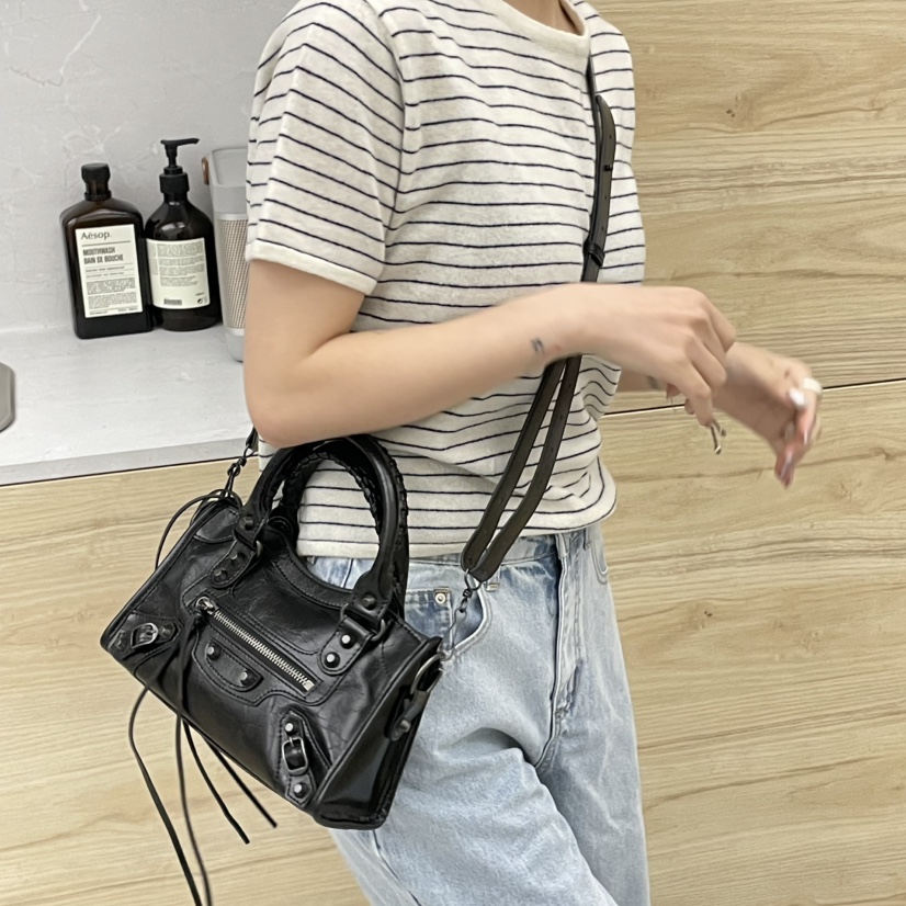 J PLACE韓國直郵實拍女裝新品熱賣26春夏推薦單肩斜跨包J PLACE單肩/斜跨包