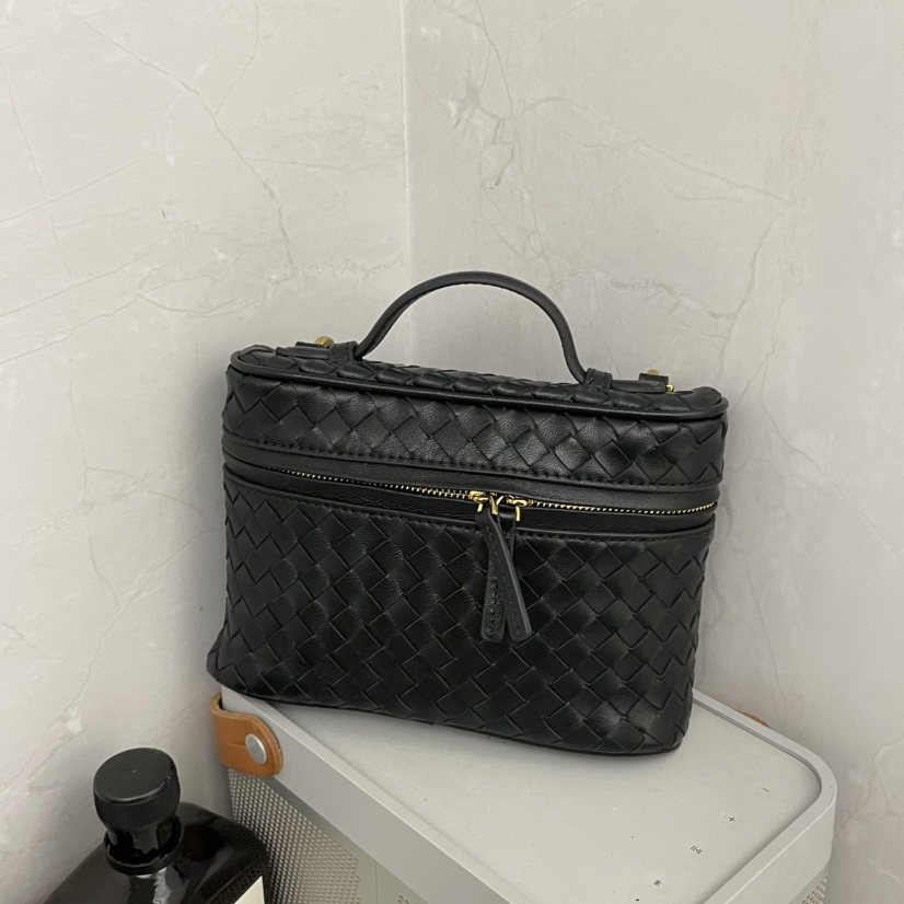 J PLACE韓國代購女裝新款26春夏時尚推薦單肩斜跨包羊皮J PLACE單肩/斜跨包