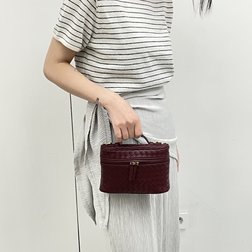 J PLACE韓國代購女裝新款26春夏時尚推薦單肩斜跨包羊皮J PLACE單肩/斜跨包