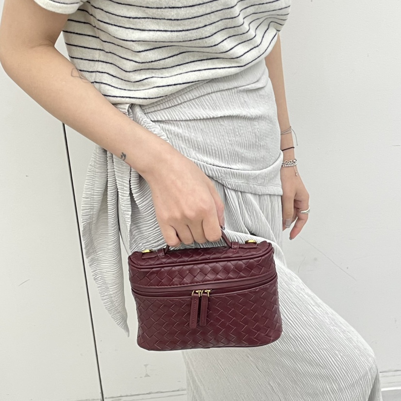 J PLACE韓國代購女裝新款26春夏時尚推薦單肩斜跨包羊皮J PLACE單肩/斜跨包