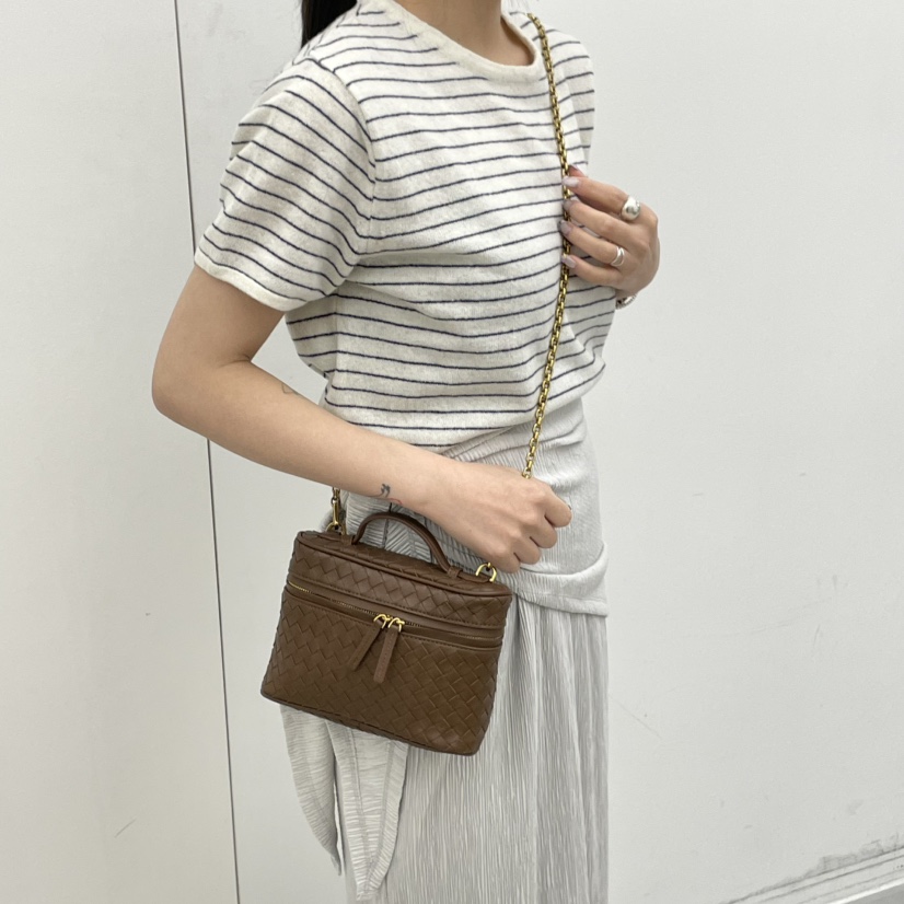 J PLACE韓國代購女裝新款26春夏時尚推薦單肩斜跨包羊皮J PLACE單肩/斜跨包