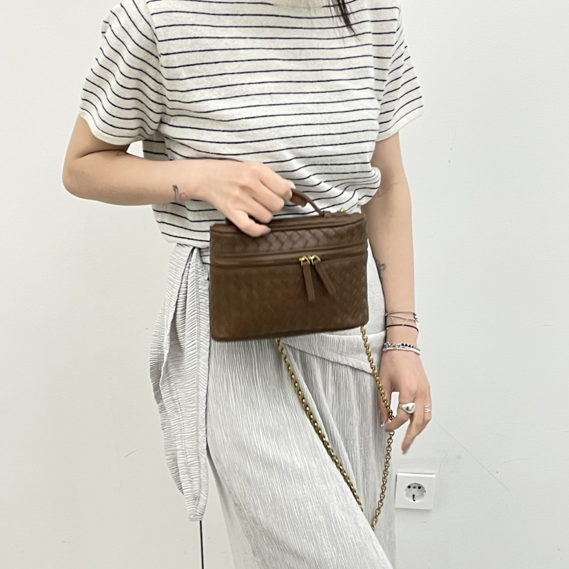 J PLACE韓國代購女裝新款26春夏時尚推薦單肩斜跨包羊皮J PLACE單肩/斜跨包